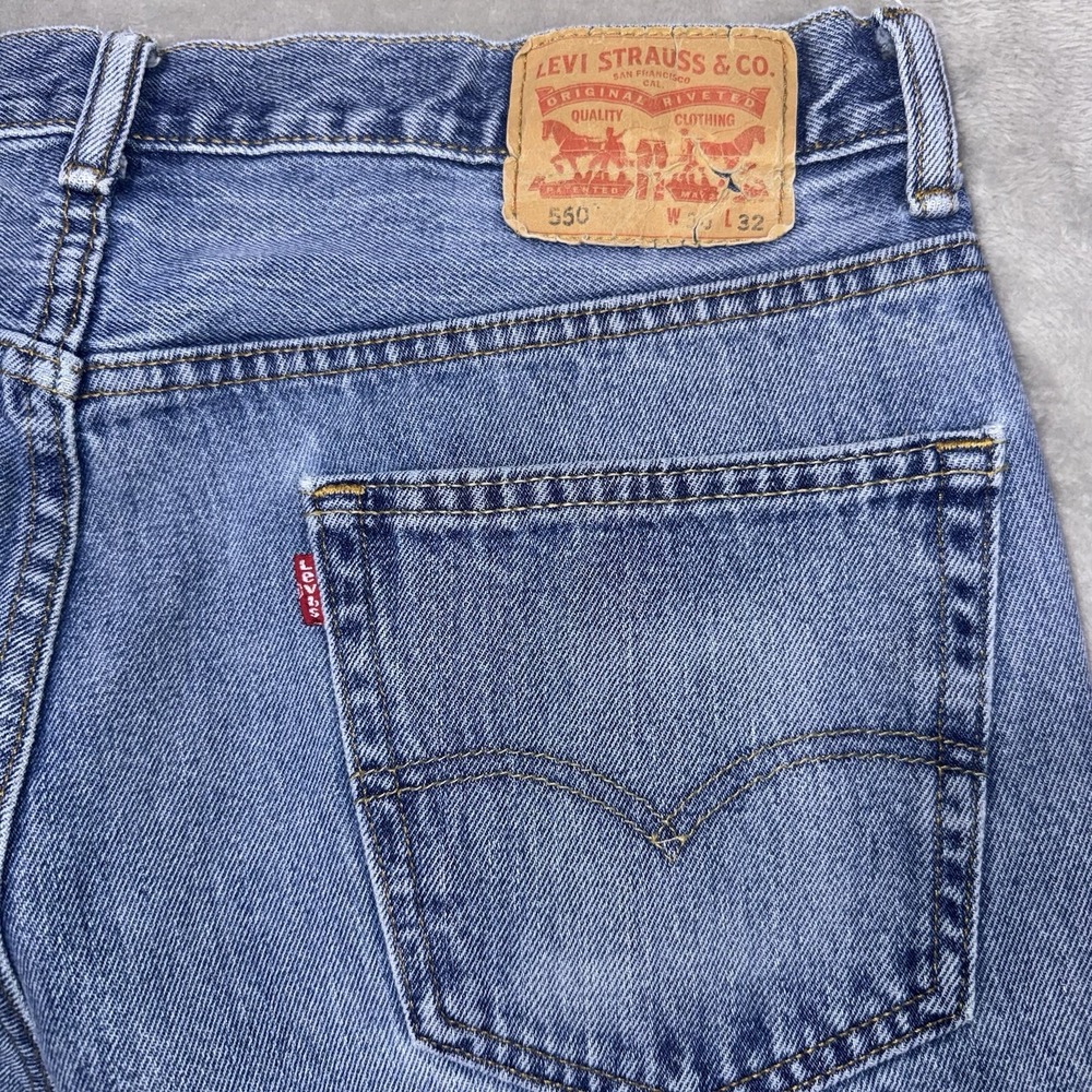 Levis 550 Jeans Mens 36x32 Blue Medium Wash Relaxed Tapered Denim Casual - Picture 7 of 13